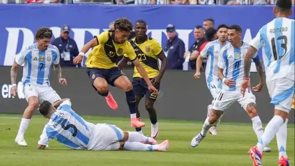 Con Messi en duda, Argentina abre los mano a mano con Ecuador