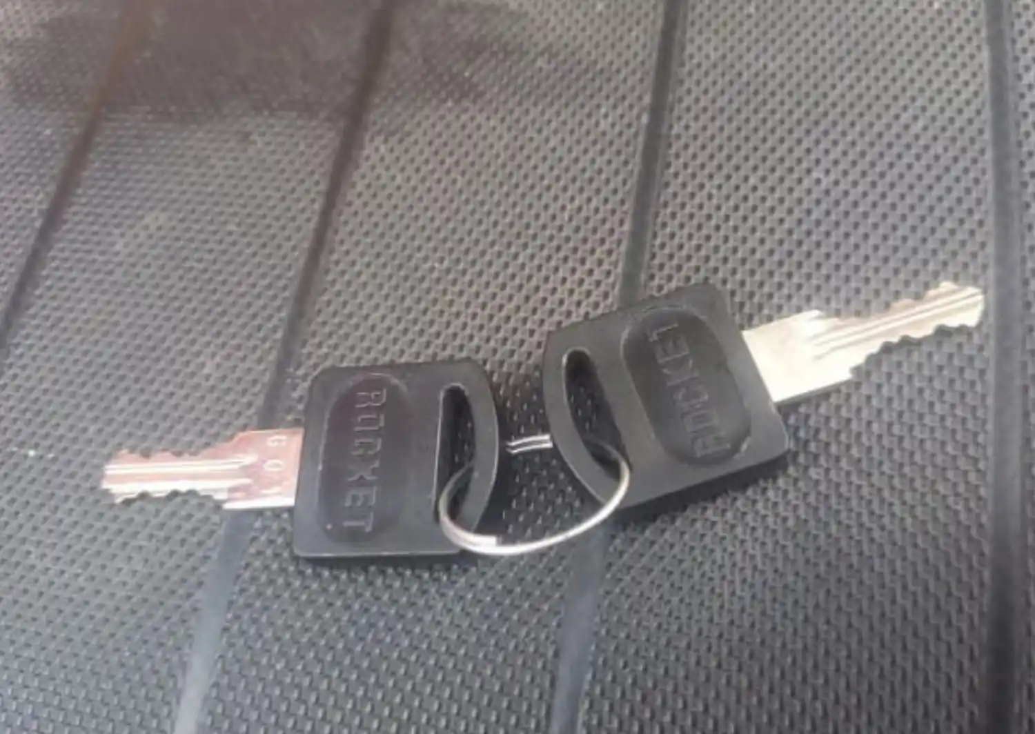 Encontraron una llave en la vía pública y buscan a su dueño