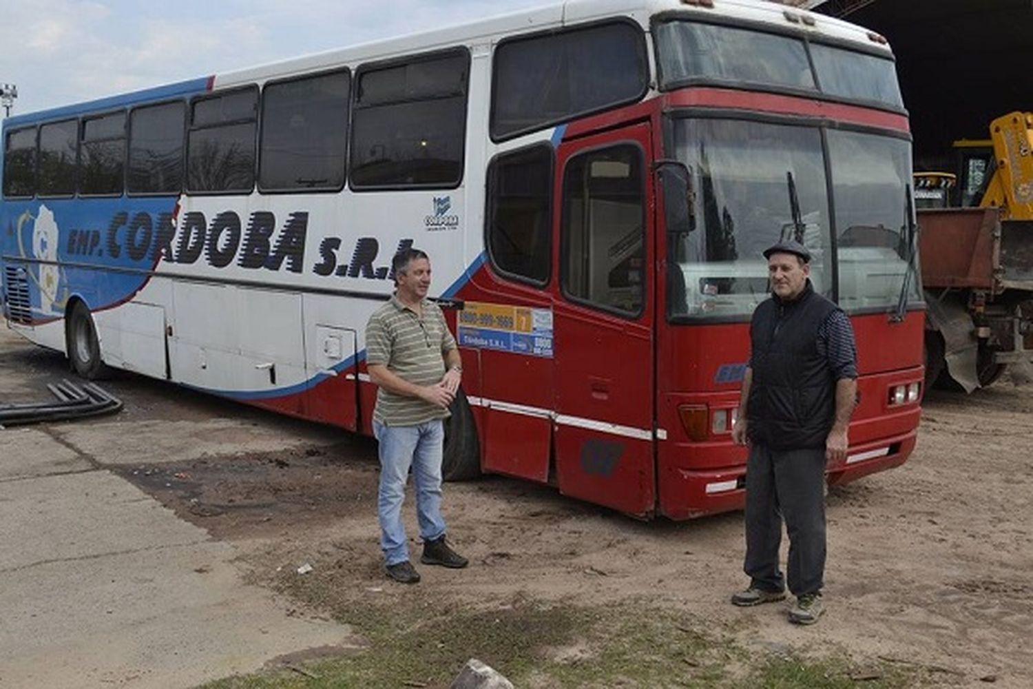 Urdinarrain recibió un colectivo como donación de la empresa Flecha Bus