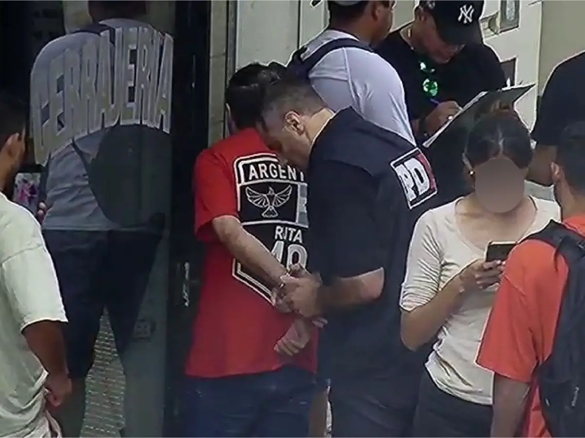 Detuvieron al hombre que se hizo pasar por cerrajero y le robó miles de dólares a una señora mayor en barrio Martin