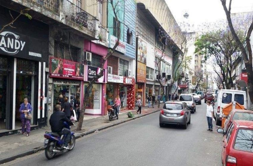 Preocupación en los comerciantes de calle San Luis: advirtieron que los proveedores suspendieron las ventas por especulación de precios