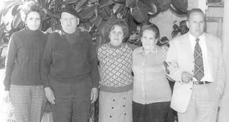 El mejor olor, el del pan; el mejor sabor el de la sal; el mejor amor, el de los niños.