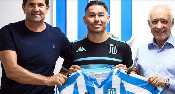 Opazo firmó en Racing y  entrenó con el plantel
