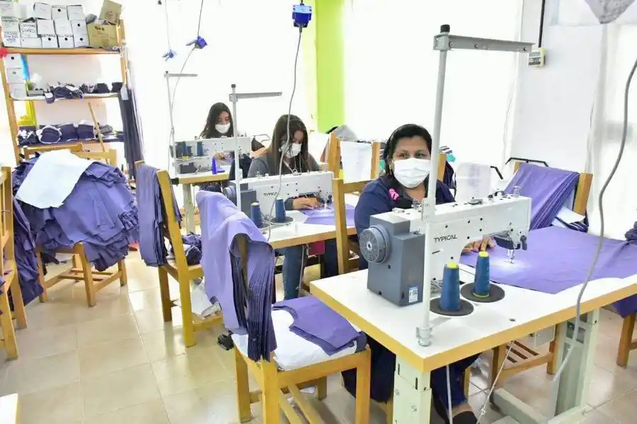 FONTEX entregó indumentaria 
al Ministerio de la Comunidad