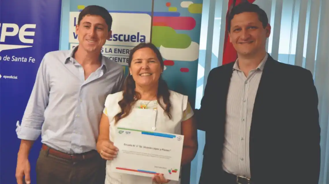 La EPE entregó mobiliario a escuelas de la ciudad de Santa Fe