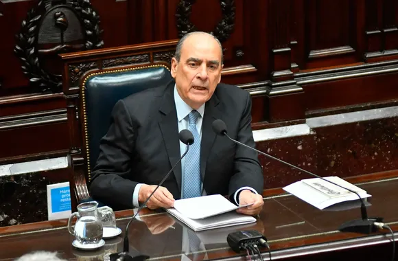 Francos: “Vamos a promover la actividad aérea privada, si Aerolíneas Argentinas no se adapta, va a desaparecer”