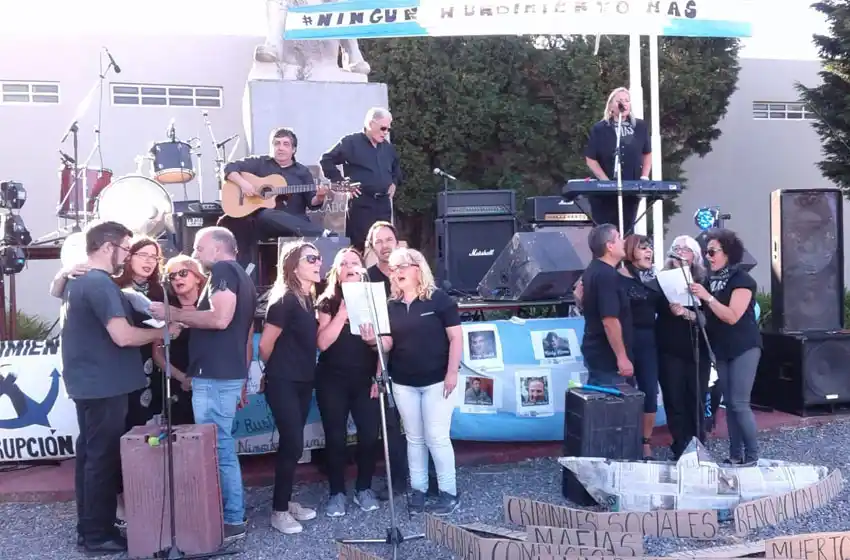 Jornada cultural al grito de "ningún hundimiento más"