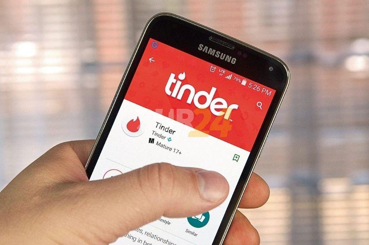 Un joven denunció que una estafadora le sacó 4,5 millones de pesos a través de Tinder 