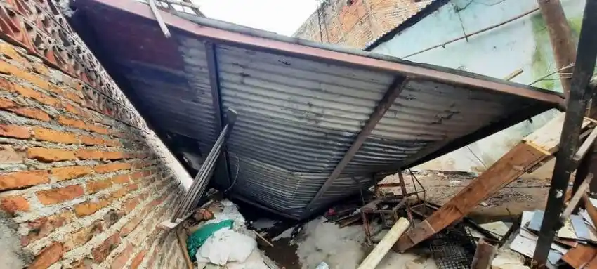 Falleció tras recibir una descarga eléctrica en el techo de su casa