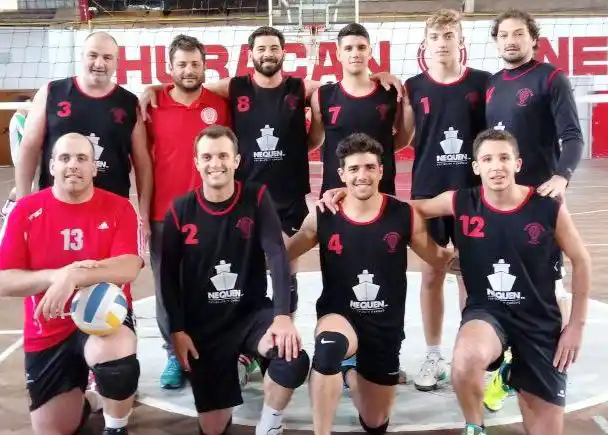 Vóleibol: Valioso tercer puesto logró el primer equipo de Huracán