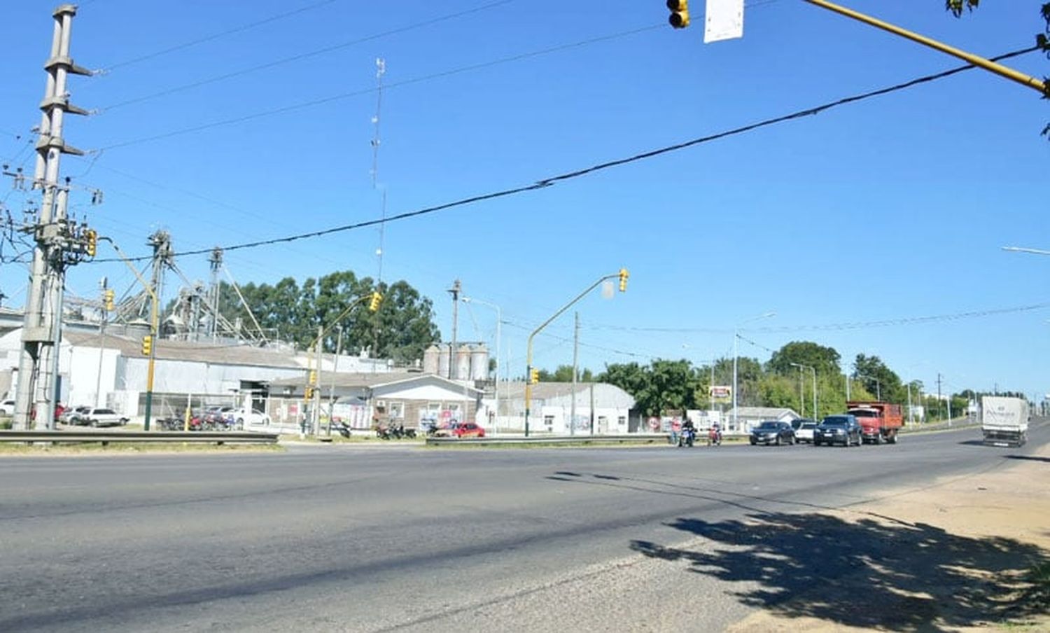 Juntan firmas para la construcción de un puente peatonal