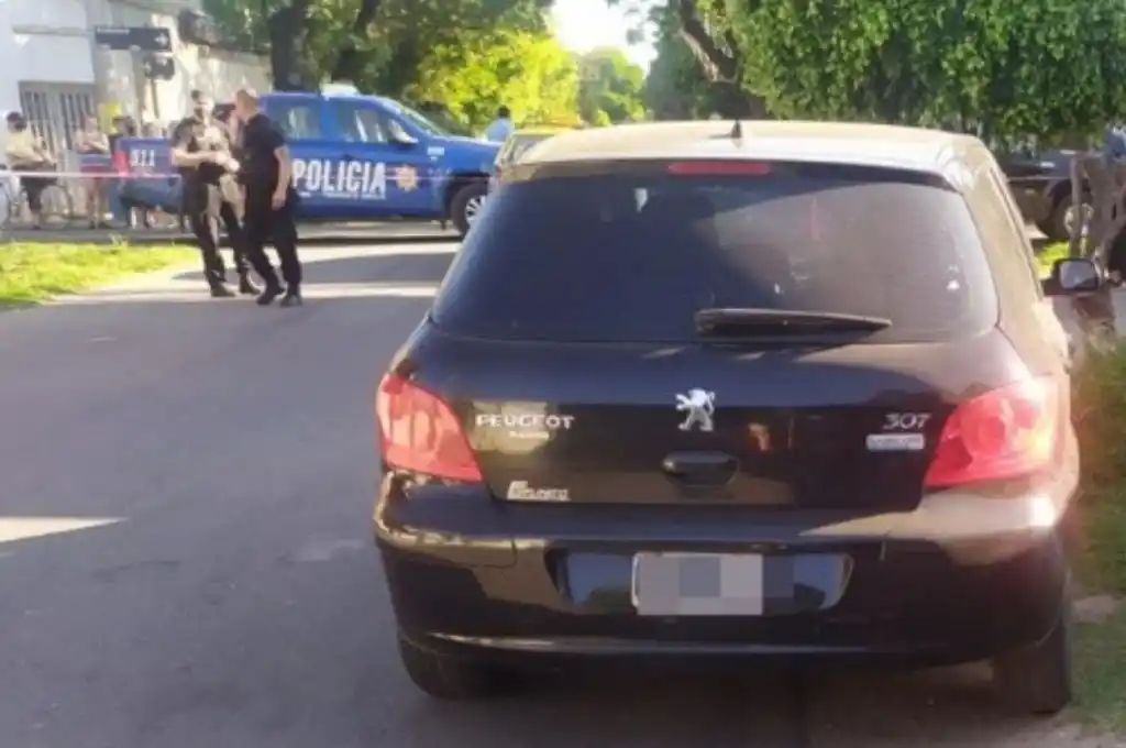 Conmoción en Rosario: robaron un auto con una nena adentro y luego lo abandonaron