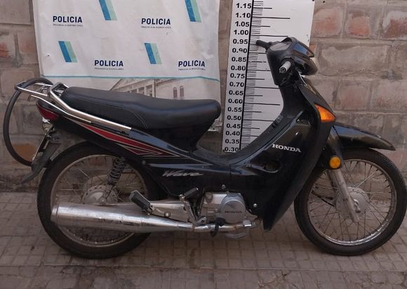 Policía capturó a dos ladrones y recuperó dos de tres motos robadas