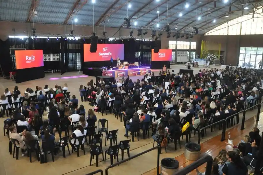 Con la participación de 53.000 estudiantes y más de 6.300 docentes y directivos, finaliza el Plan de Alfabetización Raíz 2024