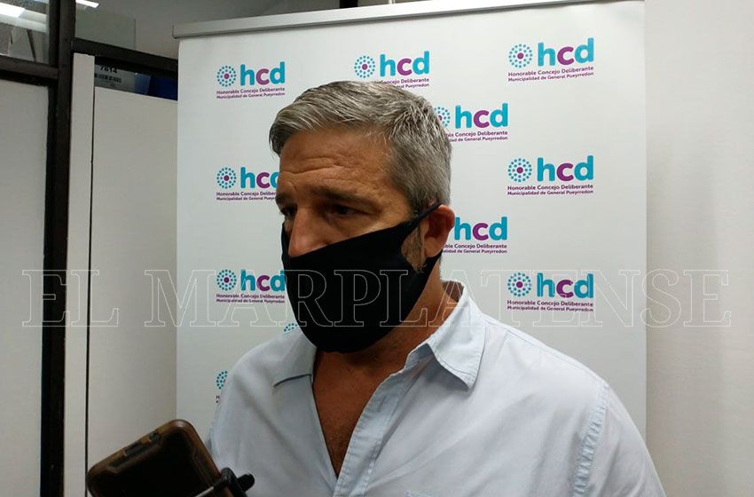 Tildan de "alcahuete" a concejal K por filmar a marplatenses en la costa