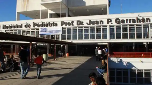 Atacó a patadas a su bebé de 15 días y la metió en una bolsa