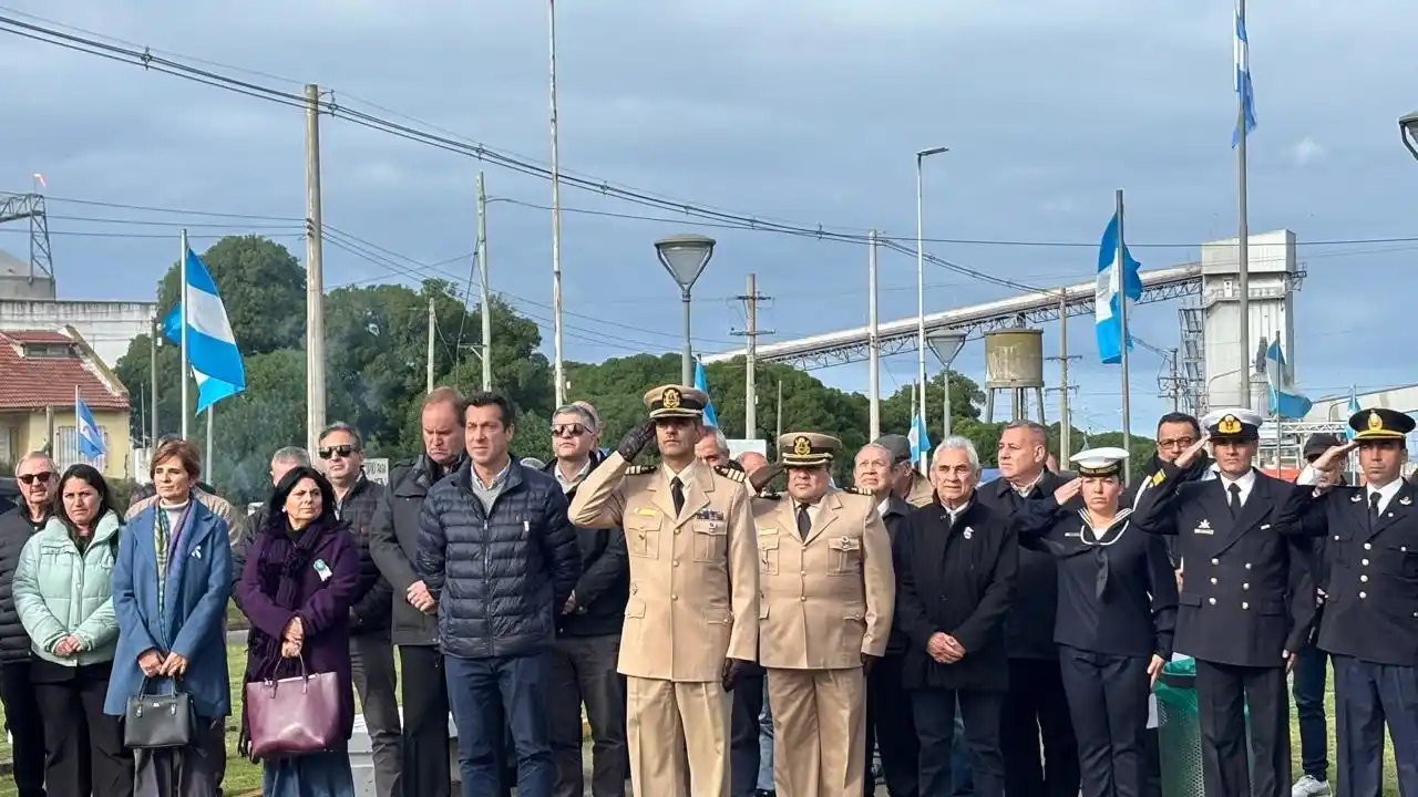 Homenaje a la Prefectura Naval Argentina por su rol en la Guerra de Malvinas