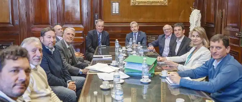 Para generar actividad comercial: Frigerio gestionó ante el Banco Nación líneas de créditos para desarrollos inmobiliarios