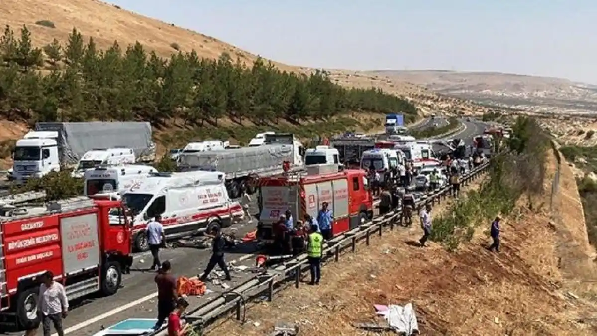 ¡EN UNO HUBO 29 HERIDOS! Dos accidentes en Turquía dejan 32 muertos este #20Ago