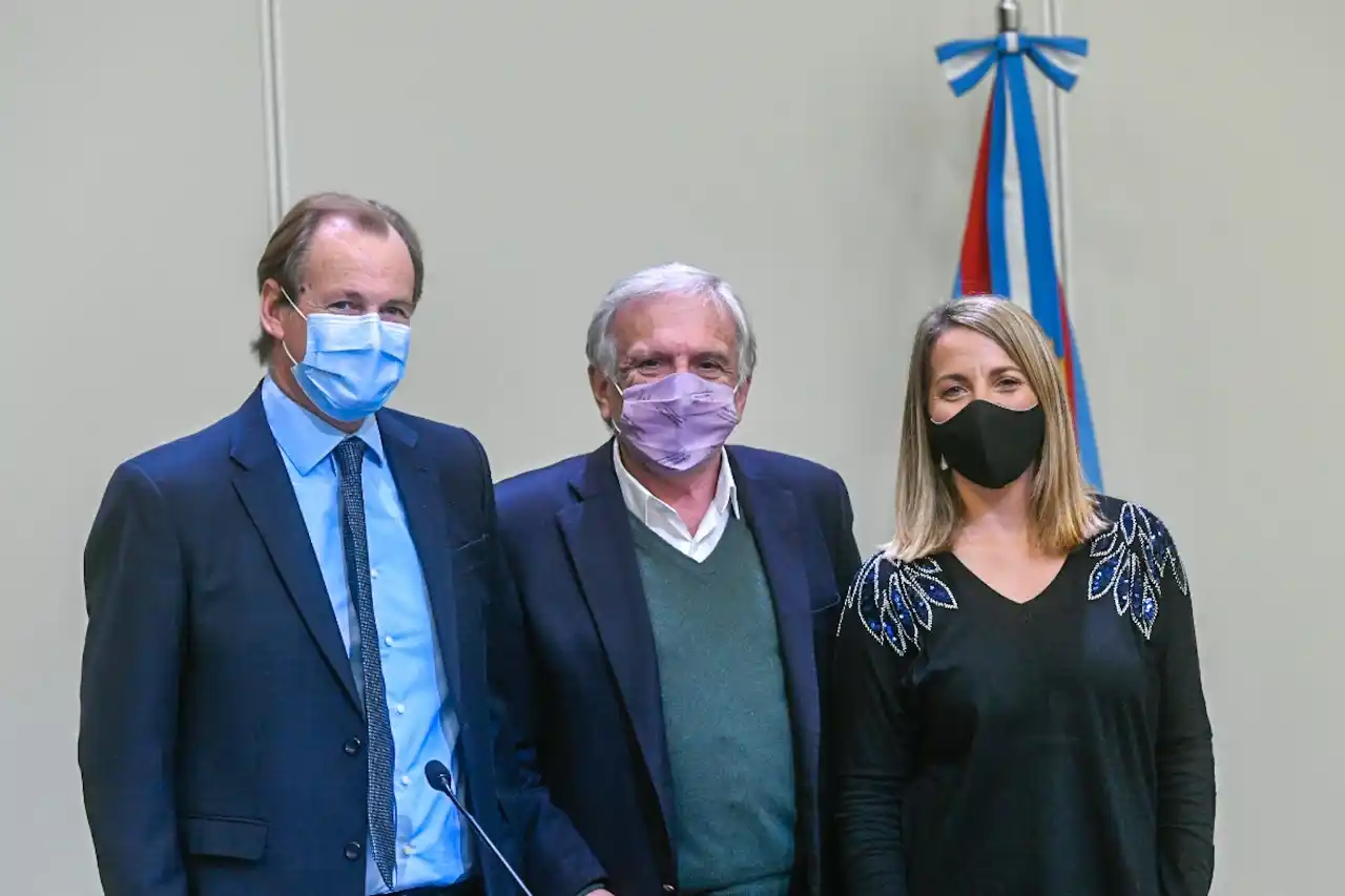 Se firmó el convenio para la construcción 100 viviendas para Victoria