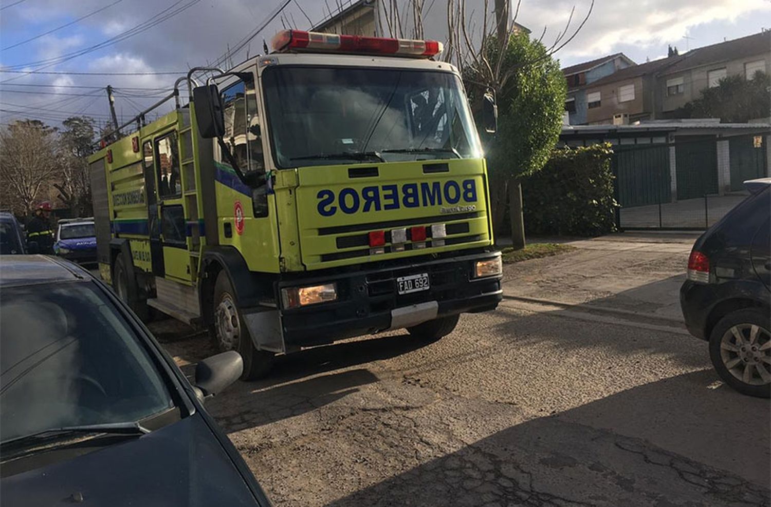 Se incendió una moto en el living de una casa del barrio Caisamar