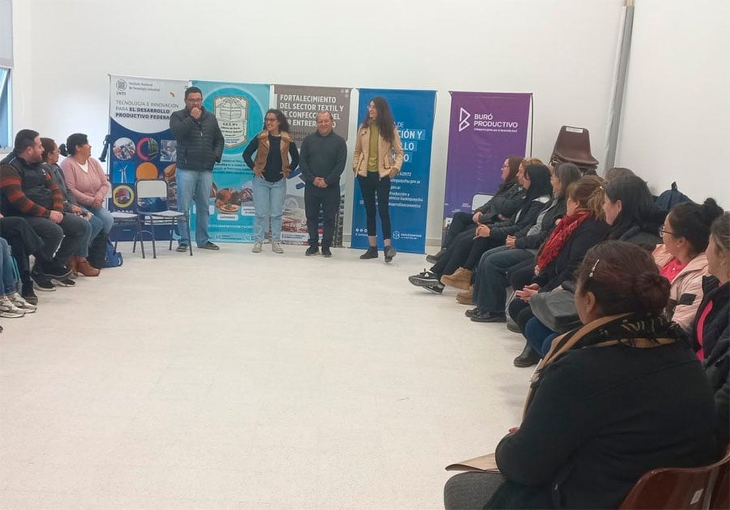 La visita a la empresa Rontaltex permitió conocer y fortalecer al sector textil y de confección del Sur entrerriano.