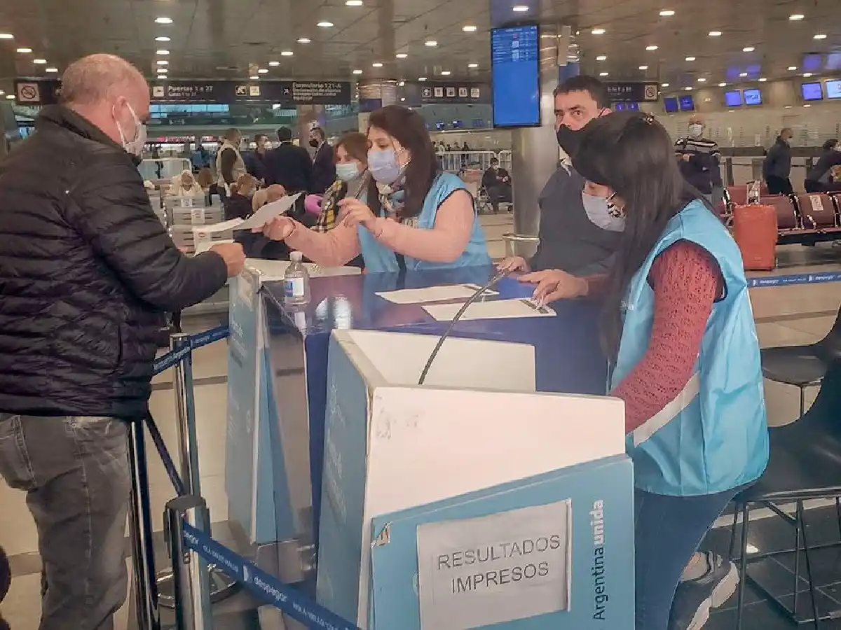 Alerta en Córdoba: detectaron 14 casos de la variante delta de coronavirus