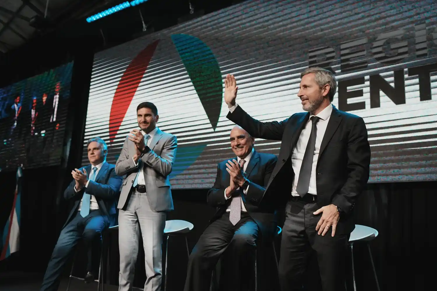 Pullaro, Frigerio y Llaryora anticiparon su apoyo a la Ley Bases y el Pacto de Mayo