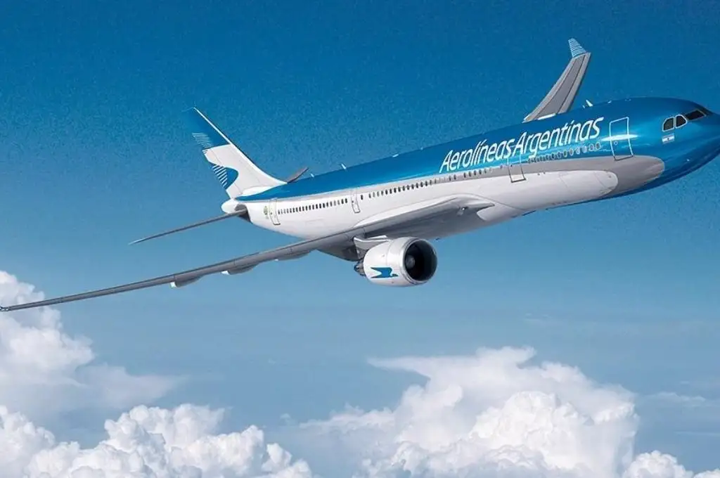 Partió un vuelo de Aerolíneas Argentinas en busca de vacunas Sputnik V