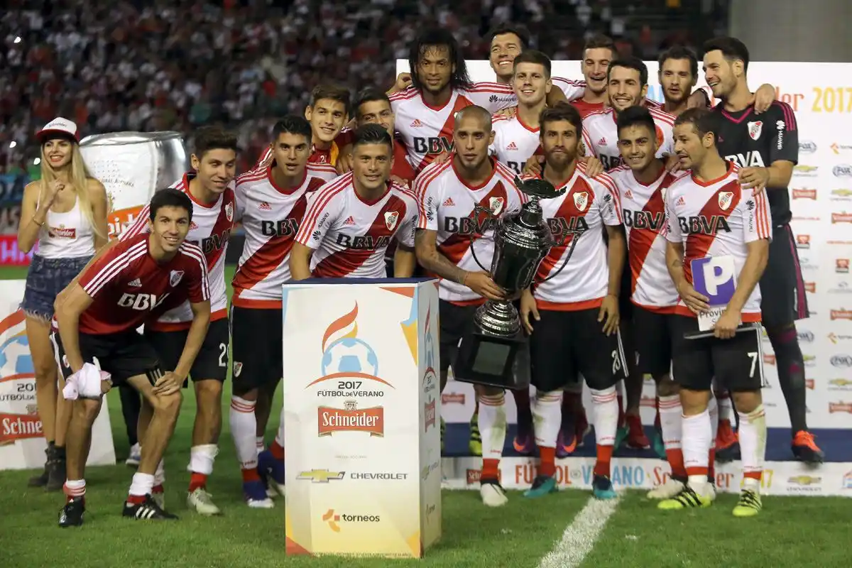 En un superclásico caliente, River venció con autoridad a Boca