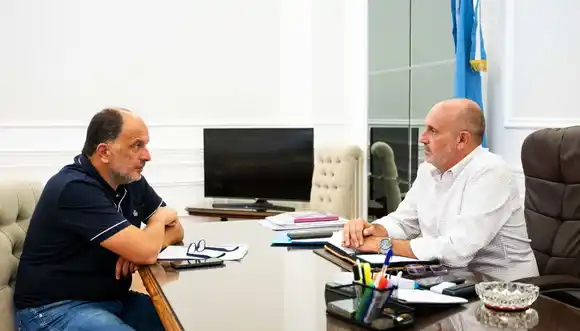 Garate llevó un reclamo a La Plata solicitando mejoras en gas y transporte para Tres Arroyos: cómo le fue