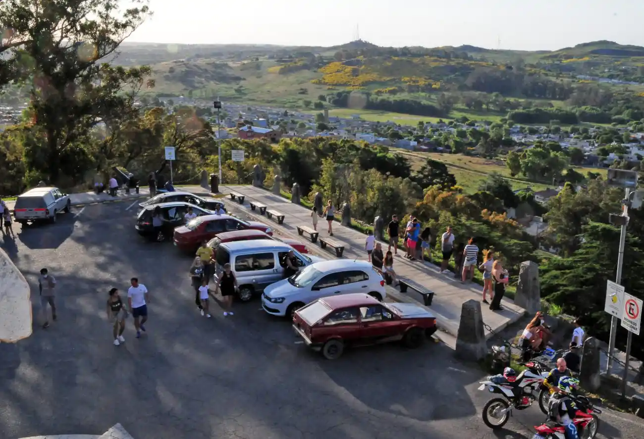 Insólito: un turista que tenía que estar aislado salió a caminar y terminó en el Hospital