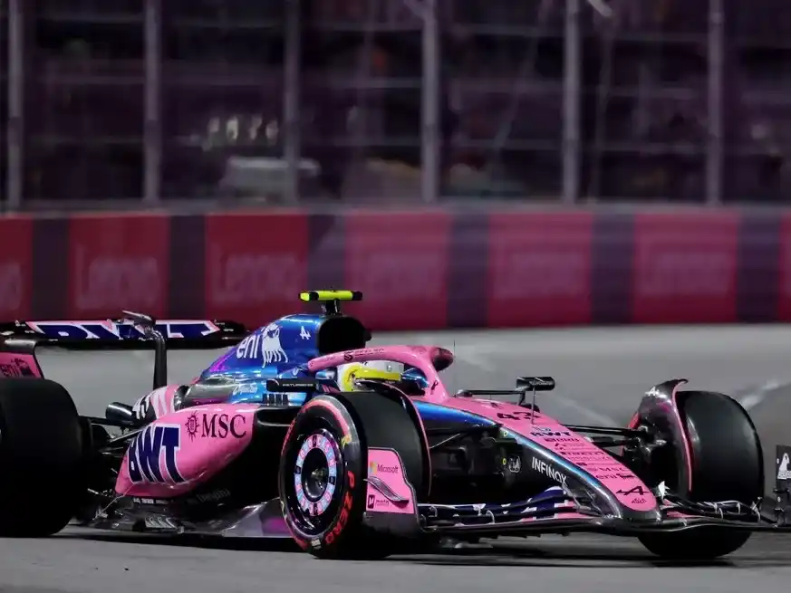 Verstappen, Norris y un mano a mano electrizante en Las Vegas; Colapinto larga 15°. Crédito: Reuters/Daniel Cole