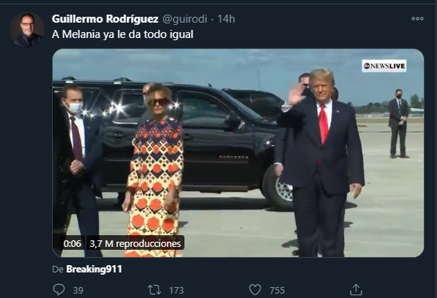 El gesto de Melania Trump dio chance para muchos comentarios. Foto: Twitter