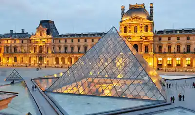 El Louvre, las sonrisas y los prejuicios