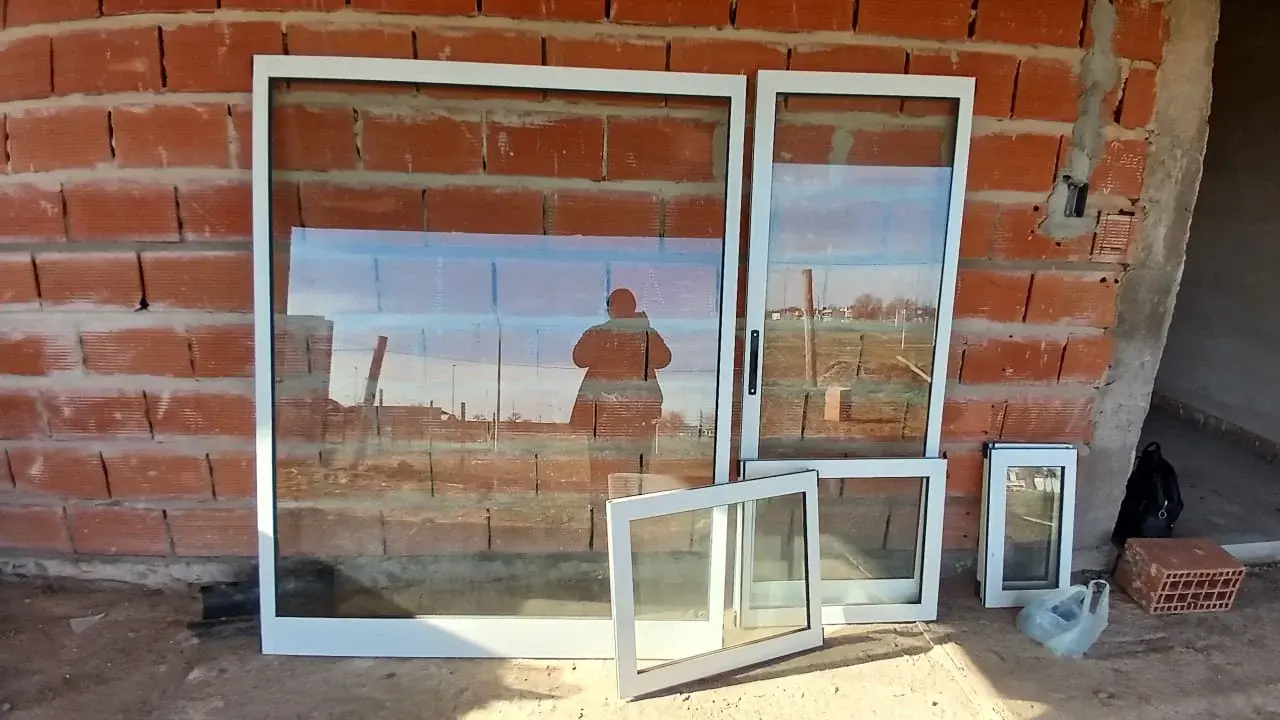 Lo único que dejaron en la obra.