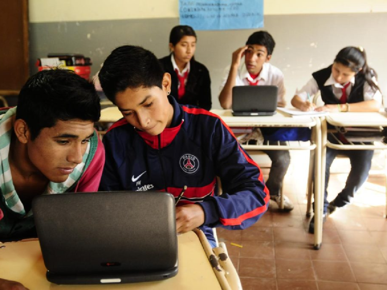 Se invertirán USD 445 millones para proveer de Internet a todas las escuelas del país