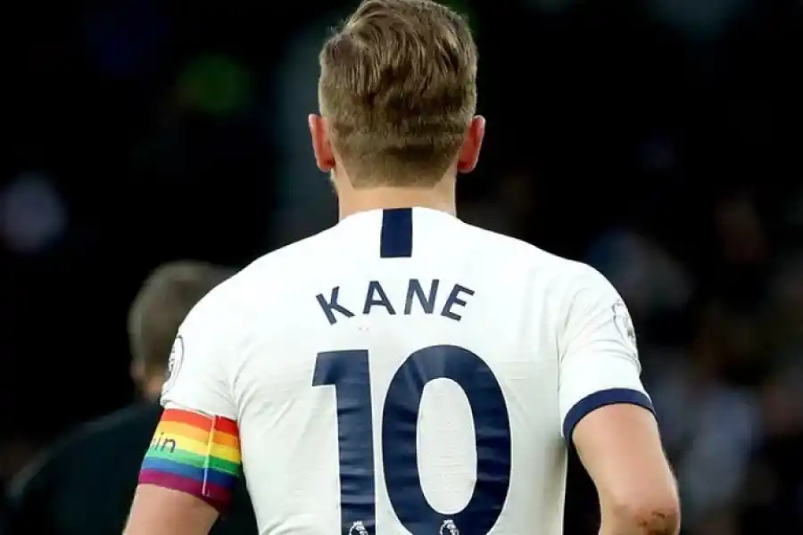 Los capitanes de selecciones europeas retrocedieron y no usarán la cinta de "One Love" para evitar sanciones