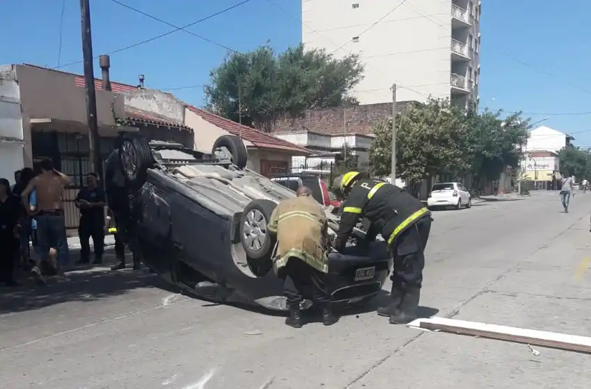 Una tarde con vuelcos y heridos en Mar del Plata