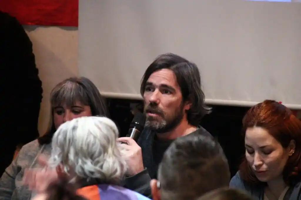 Del Caño arrancó la campaña en la tercera sección electoral