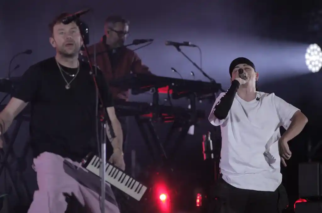 Video: Gorillaz cantó junto a Trueno en la primera noche del Quilmes Rock