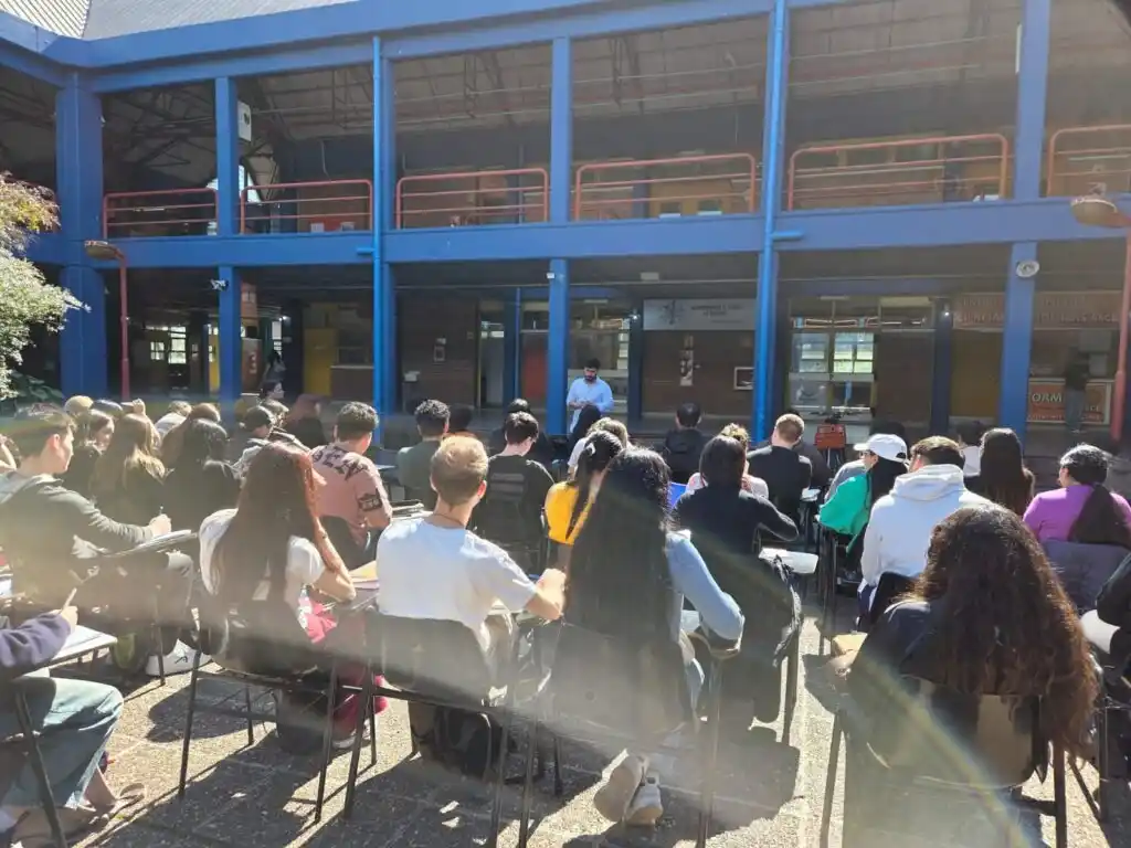 En pie. Los docentes universitarios sigue reclamándole al gobierno de Milei el cumplimiento de la Ley de Financiamiento Educativo.