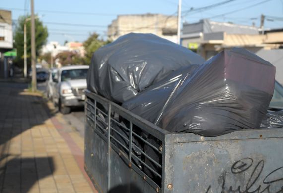 La recolección domiciliaria de residuos está resentida por aislamientos del personal