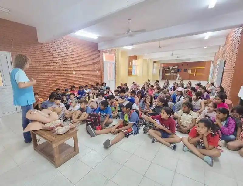 Comenzó el taller Conociendo 
nuestro cuerpo, dirigido a colonos