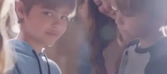 Shakira aclaró de quién fue la idea de que Milan y Sasha aparecieran en el video de “Acróstico”