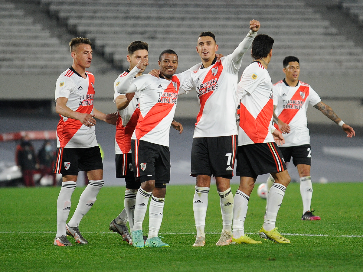 River vapuleó a Unión en el Monumental