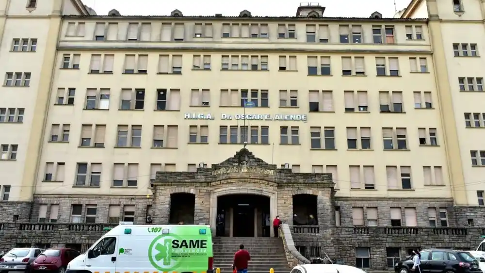 El individuo había ingresado al centro de salud haciéndose pasar por otra persona, utilizando datos falsos para ocultar su identidad.