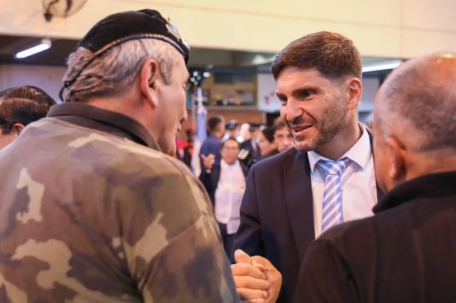 “Veteranos y familiares son un ejemplo que tenemos que defender en la República Argentina”, dijo Pullaro.