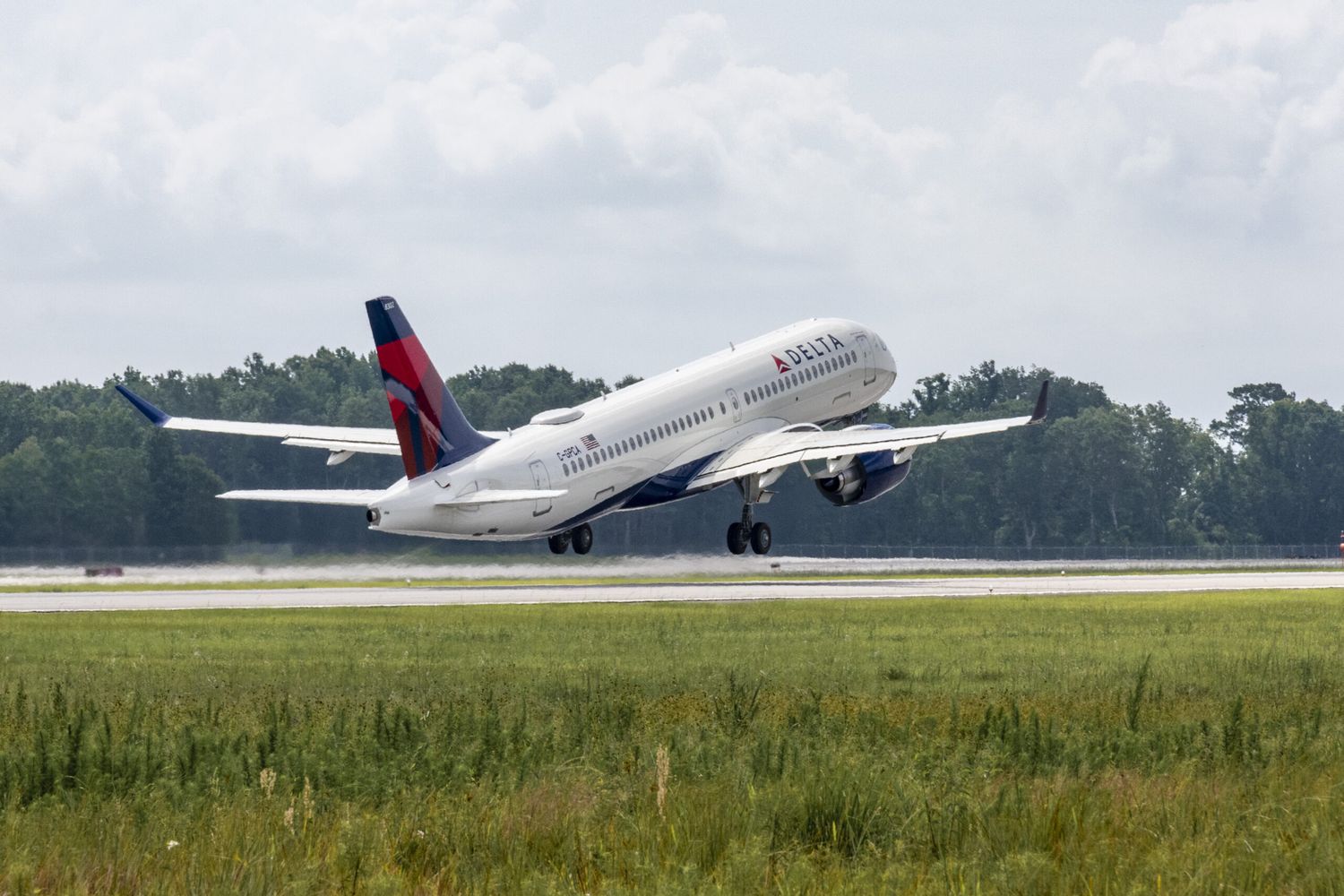 Airbus entregó a Delta Airlines el primer A220 ensamblado en Estados Unidos