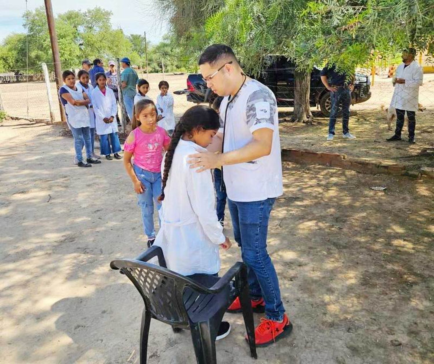 Controles de salud a familias afectadas 
por la creciente del bañado La Estrella